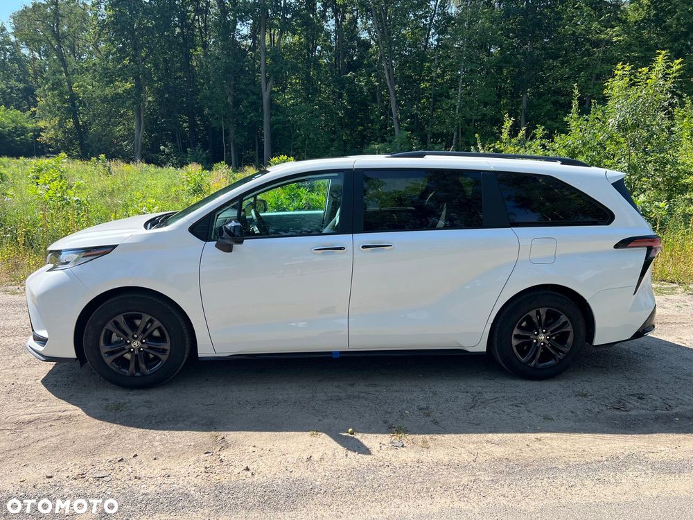 Toyota Sienna - 5