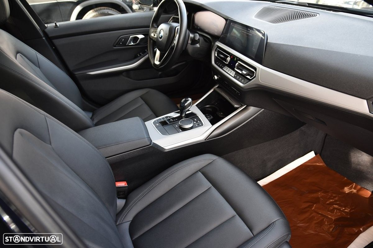 BMW 318 d Auto - 21