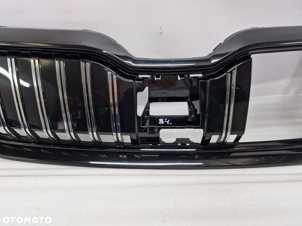 SKODA SUPERB 3V0 LIFT 19- ATRAPA / GRILL NA RADAR , NR 3V0853653J , NR AUKCJI GR84 - 4