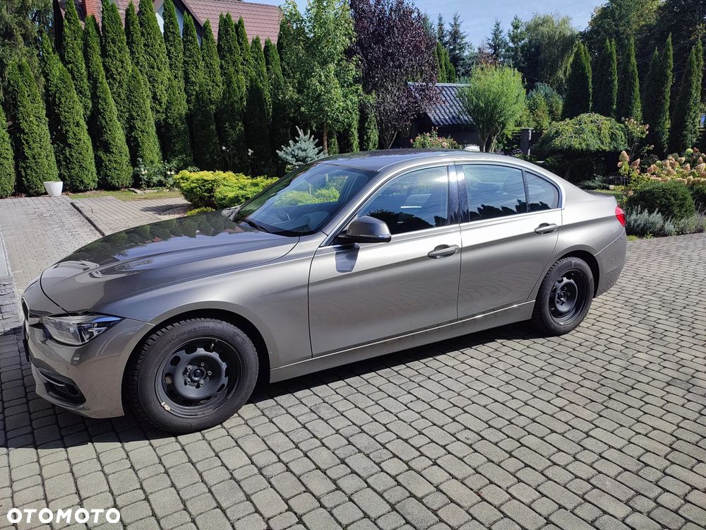 BMW Seria 3 320d Sport Line - 2