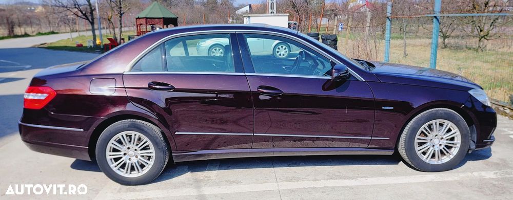 Mercedes-Benz E 220 CDI DPF BlueEFFICIENCY Automatik Elegance - 4