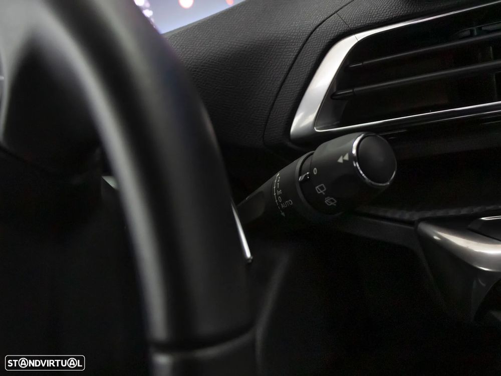Peugeot 3008 1.2 PureTech Allure EAT8 - 27
