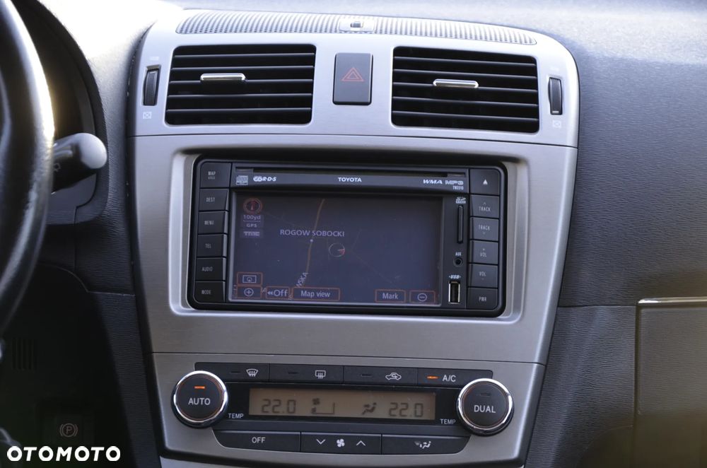 Toyota Avensis 2.0 D-4D Premium - 26
