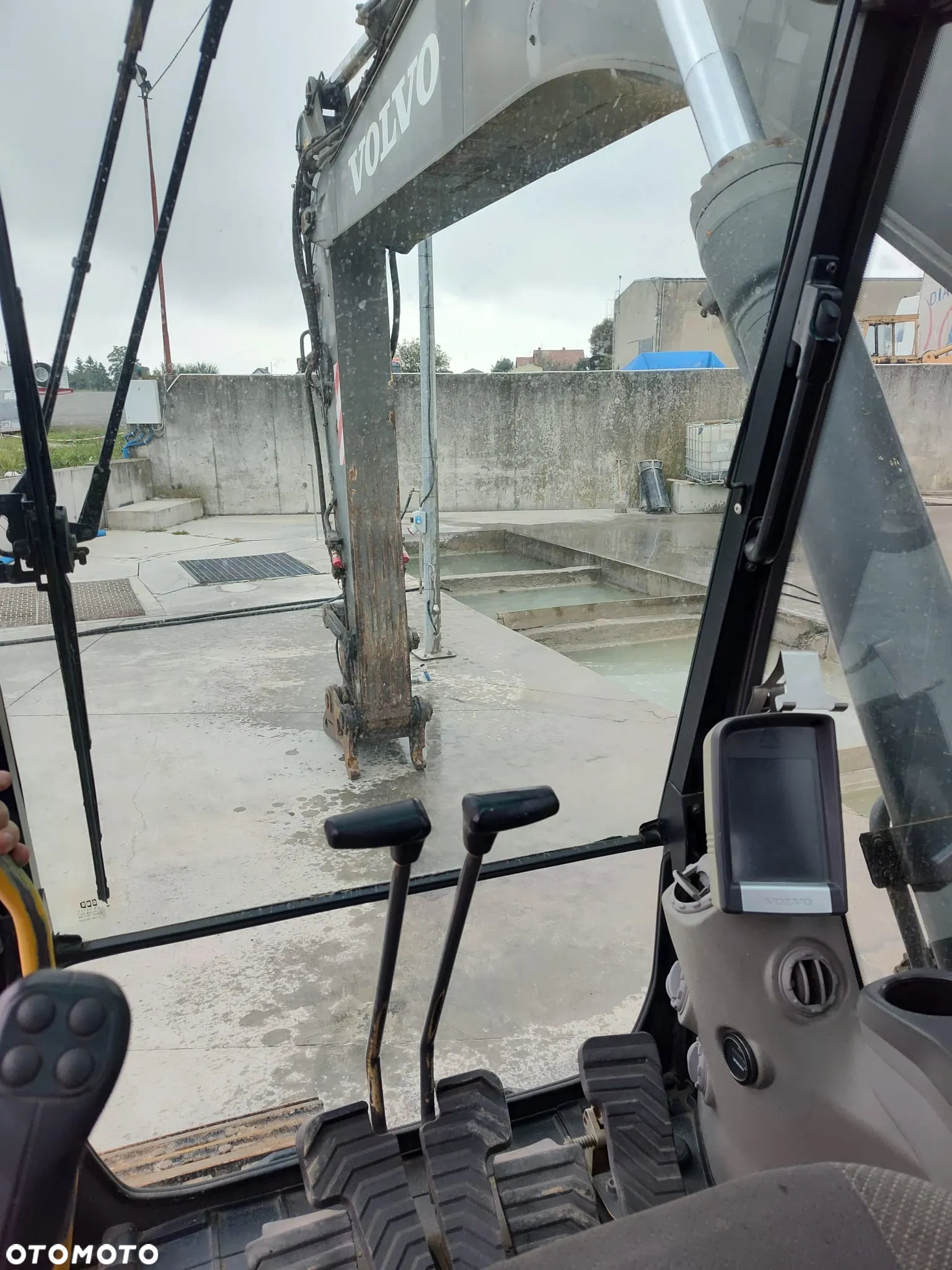 Volvo EC 240CL - 6