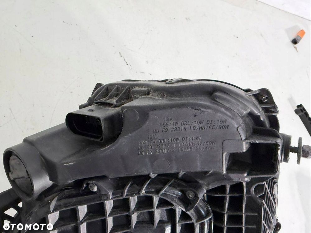 lampa prawy przód prawa przednia porsche taycan 9j1 eu - 14