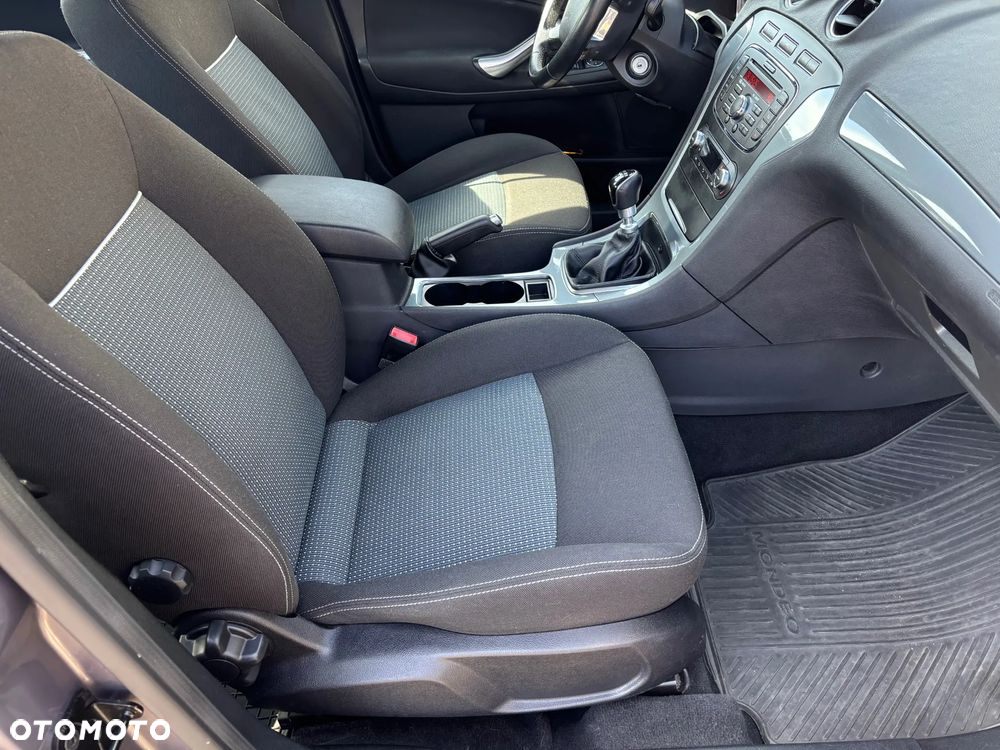 Ford Mondeo 1.6 T Gold X - 23