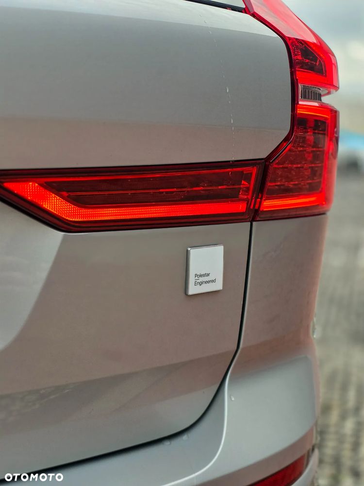 Volvo XC 60 T8 Plug-In Hybrid AWD Polestar Engineered - 7