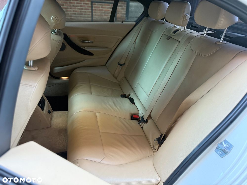 BMW Seria 3 - 32