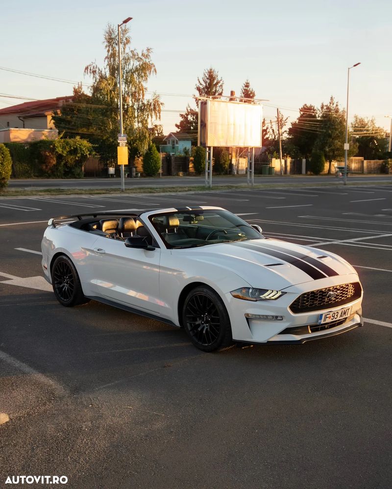FORD Mustang