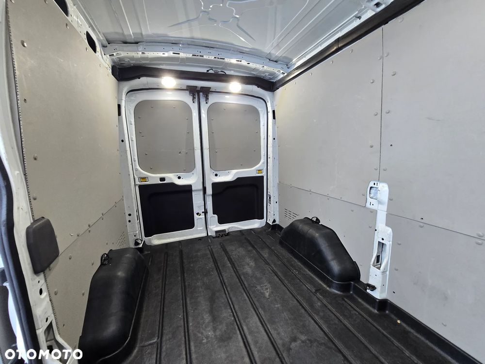 Ford TRANSIT EcoBlue Hybrid - 28