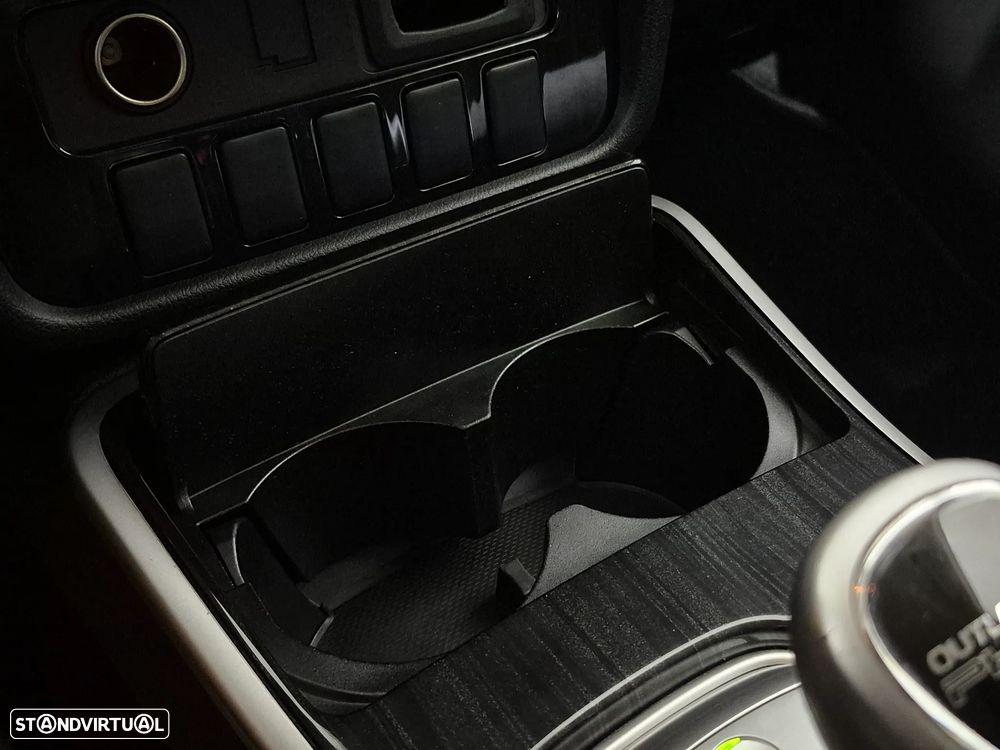 Mitsubishi Outlander 2.0 Intense Navi - 33