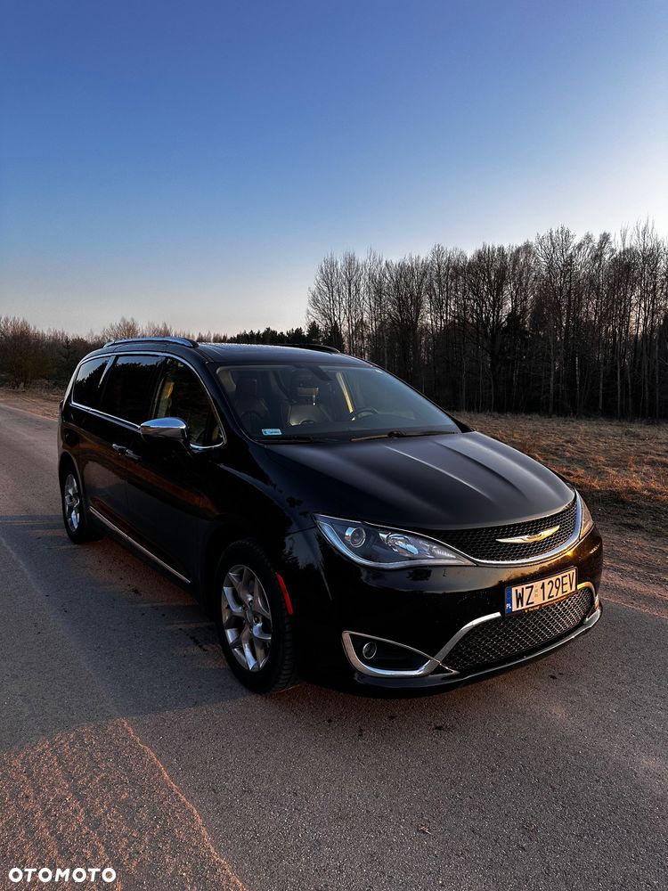 Chrysler Pacifica - 3