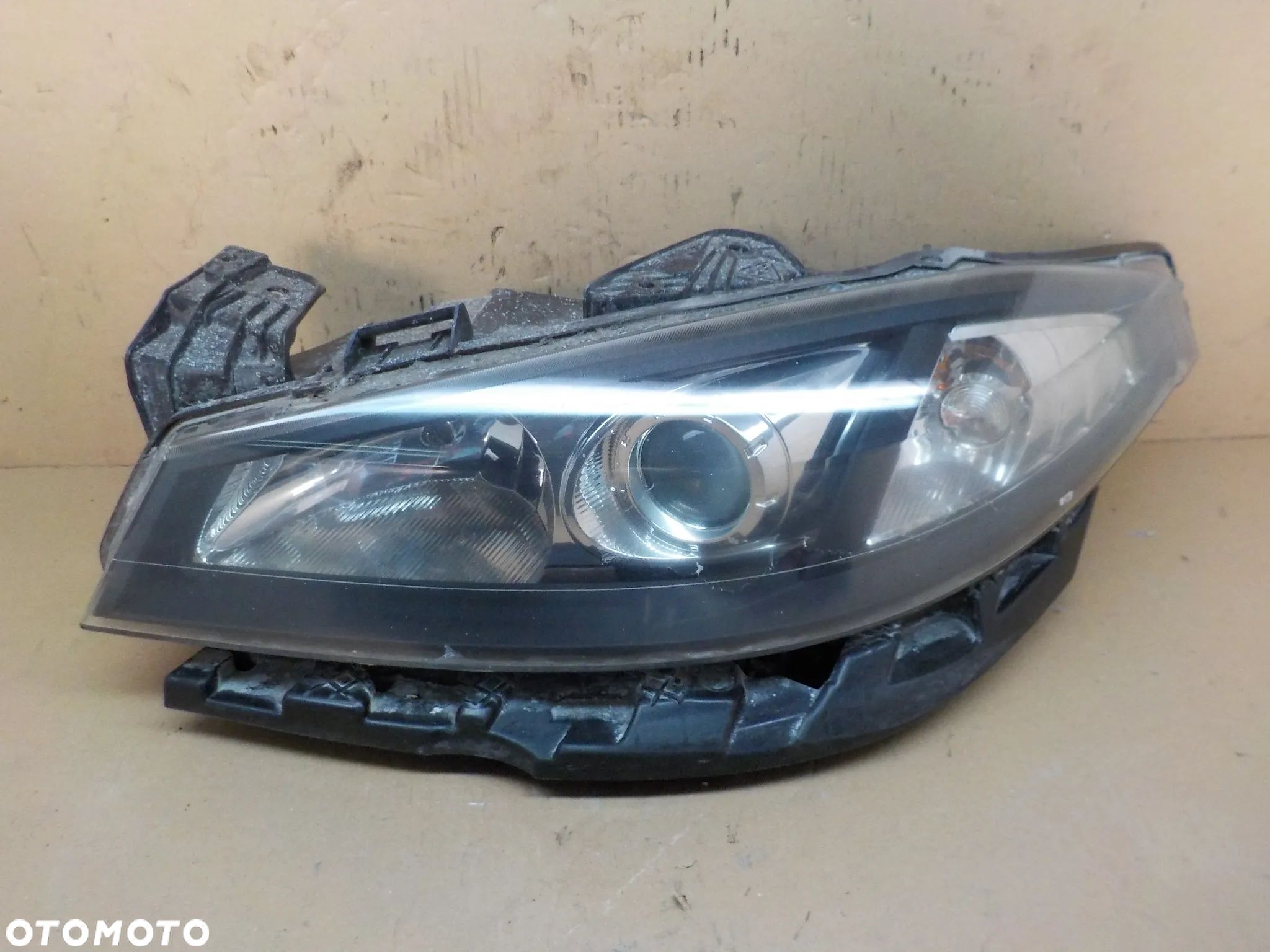 RENAULT LAGUNA II LIFT LAMPA LEWA PRZÓD XENON EUROPA 8200555905 - 1