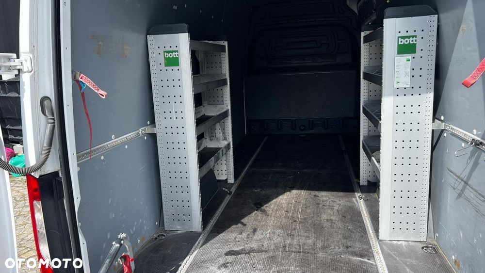 Mercedes-Benz Sprinter 319 - 37