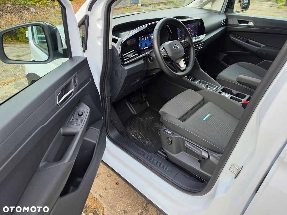 Ford Transit Connect - 32