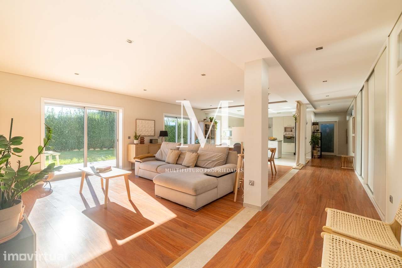 Famalicão | Propriedade T3+1 Térrea | 1.500 m² | Piscina | Jardim | LU - Grande imagem: 2/60