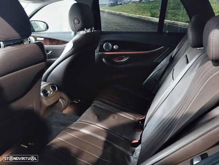 Mercedes-Benz E 220 d Exclusive Line - 19