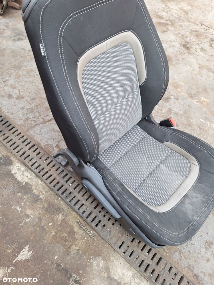 fotel prawy przod kierowcy kia pro proceed ii 2012- jd 3d uk - 1