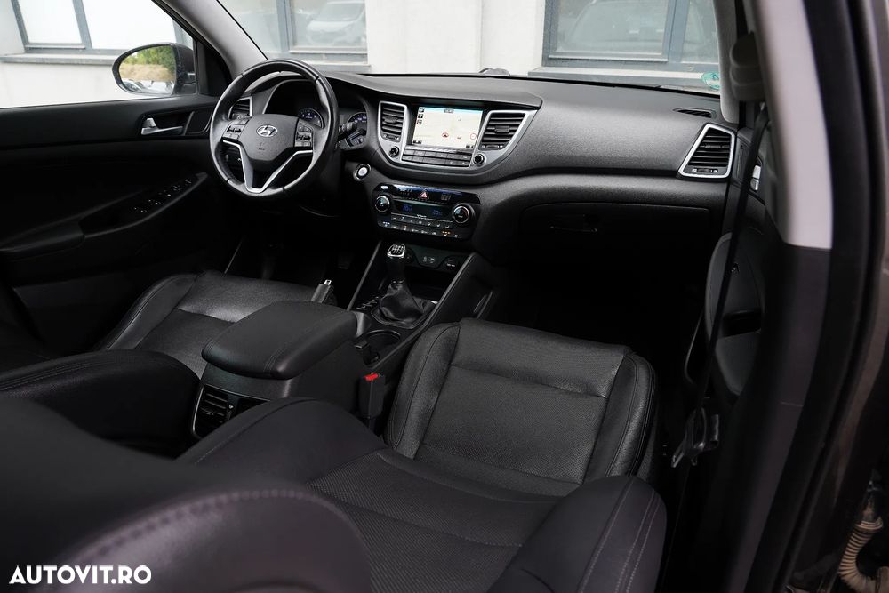 Hyundai Tucson 2.0 CRDI 4WD 6MT Premium - 12