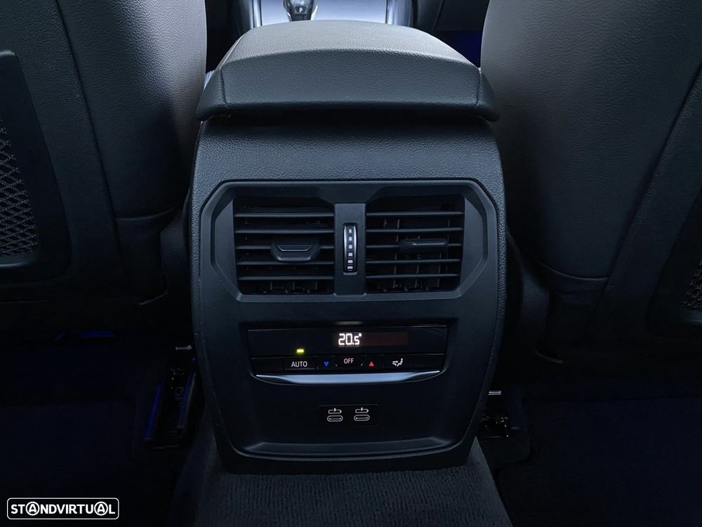 BMW 318 d Pack Desportivo M Auto - 12