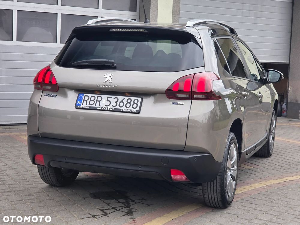 Peugeot 2008 PureTech 82 Style - 16