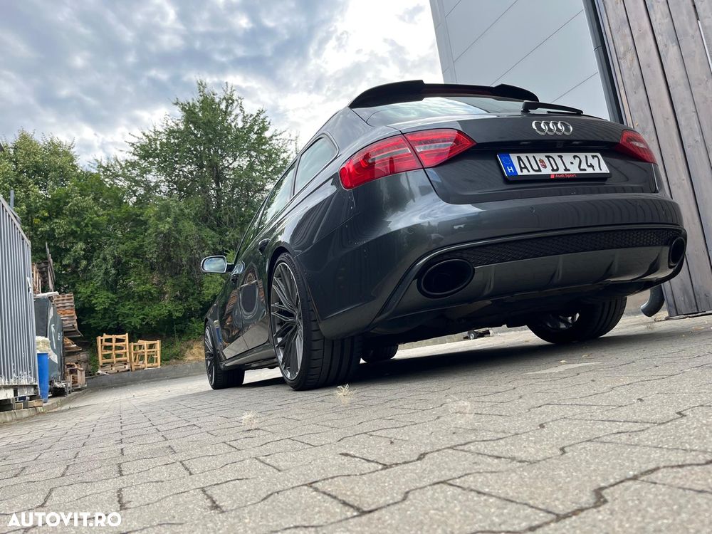 Audi RS4 Avant 4.2 FSI quattro Stronic - 11