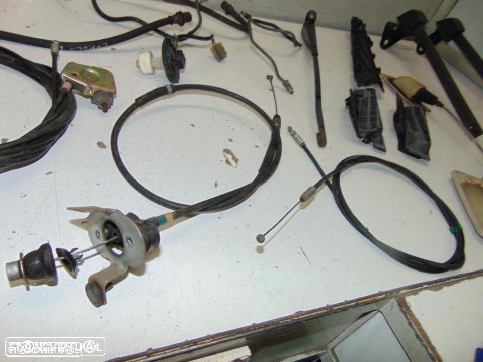 Toyota Corolla DX 3p 1985 fecho do capot - 5