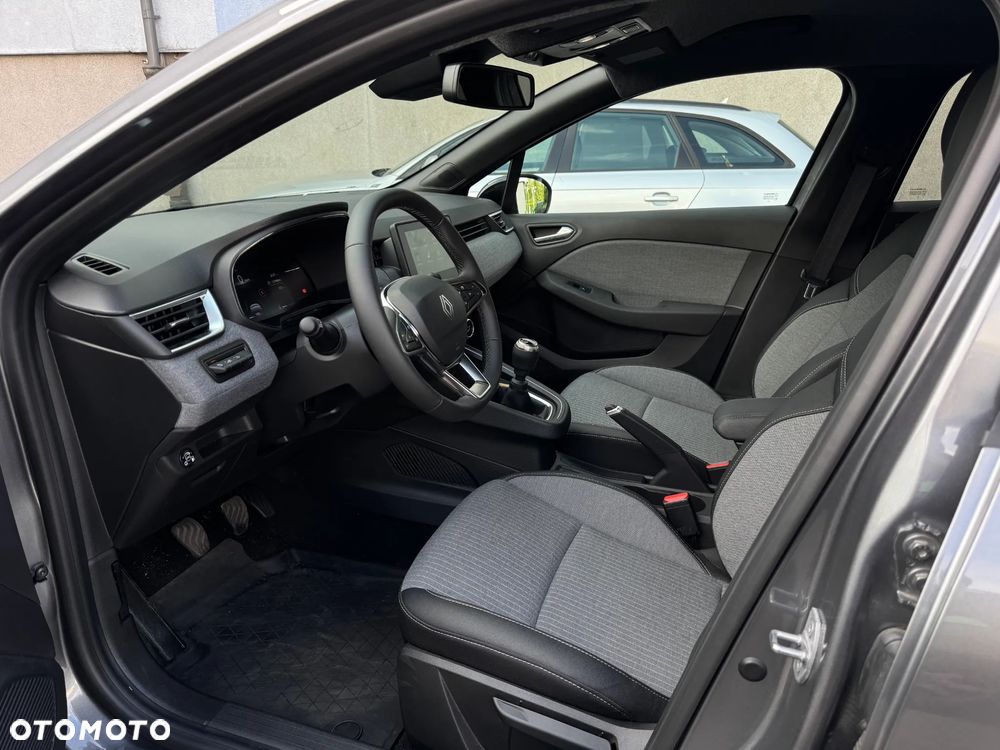 Renault Clio - 10