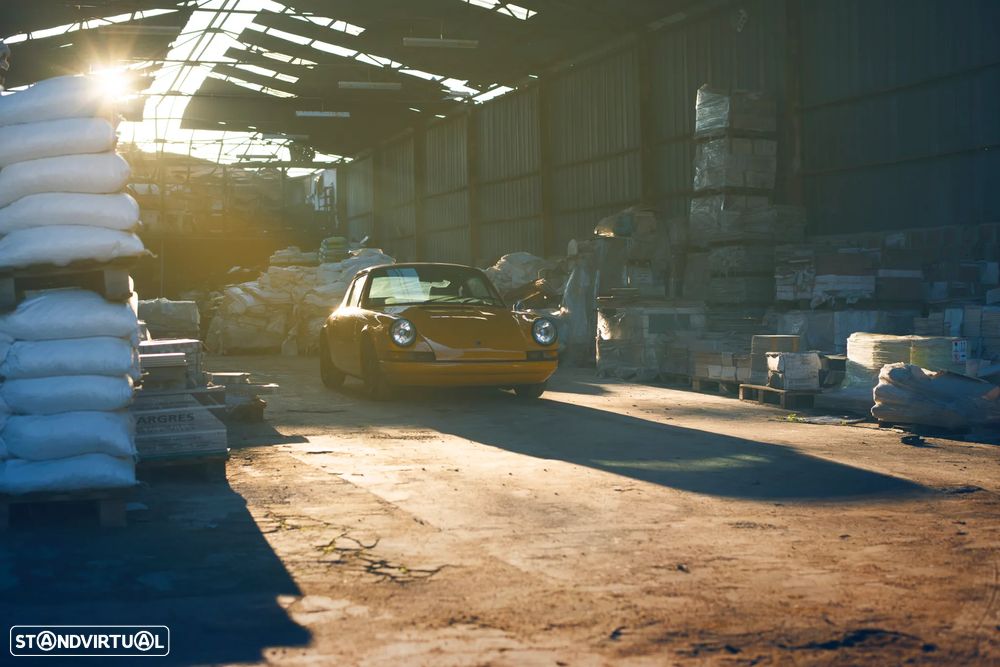 Porsche 911 Série F - 12