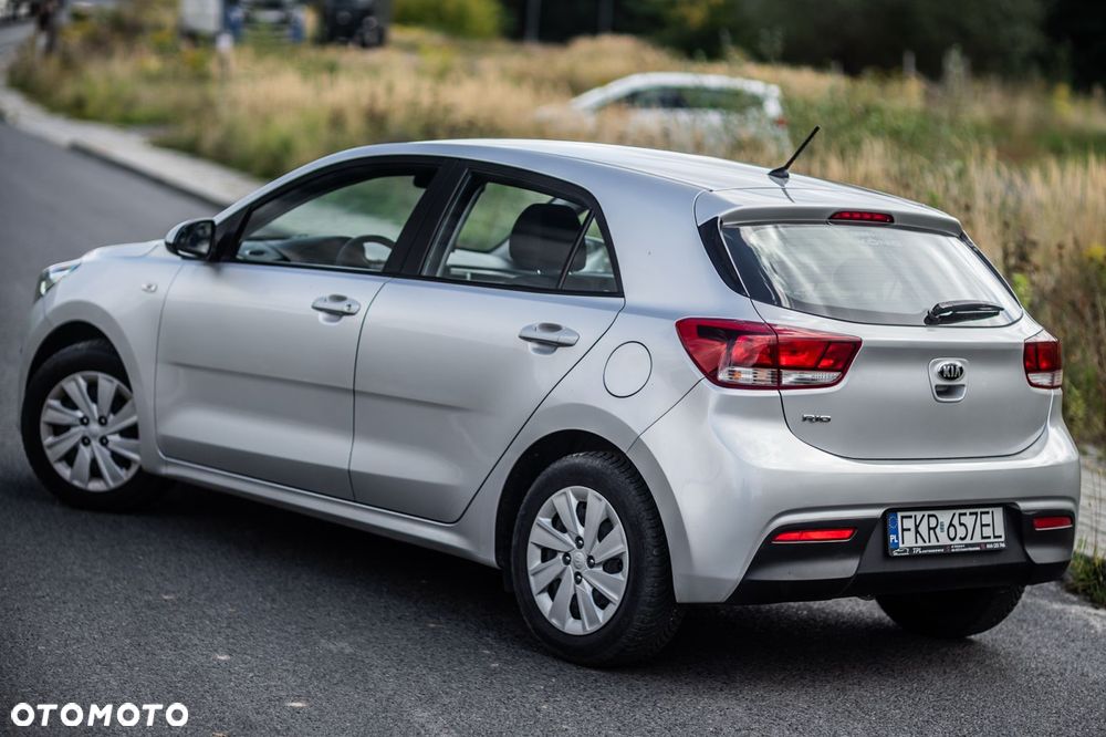 Kia Rio - 11