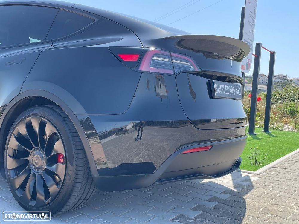Tesla Model Y - 10