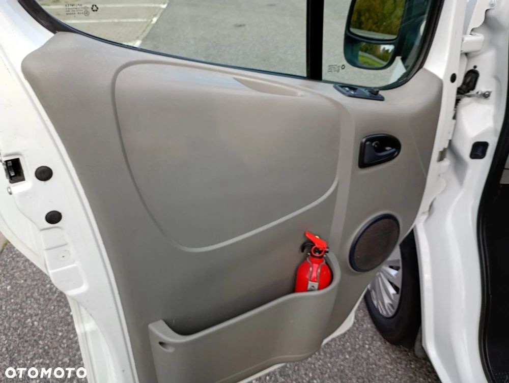 Opel Vivaro - 26