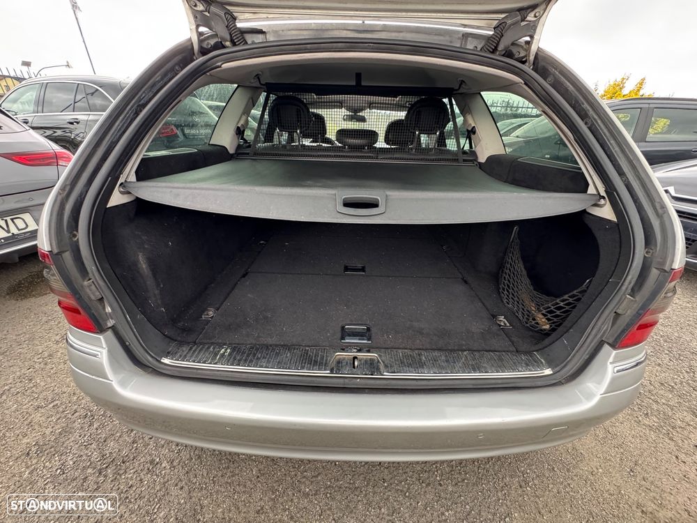 Mercedes-Benz E 220 CDI Auto Avantgarde - 28