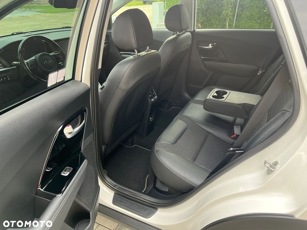Kia Niro 1.6 GDI Hybrid L Business Line - 18