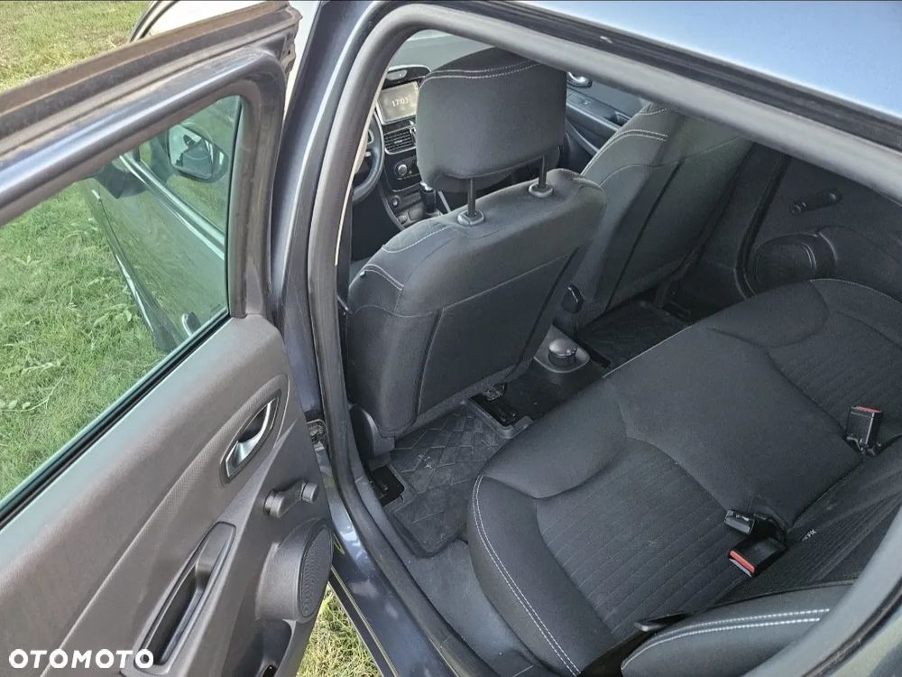 Renault Clio - 8