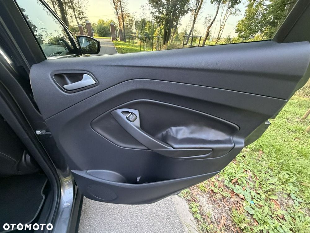 Ford Kuga - 32
