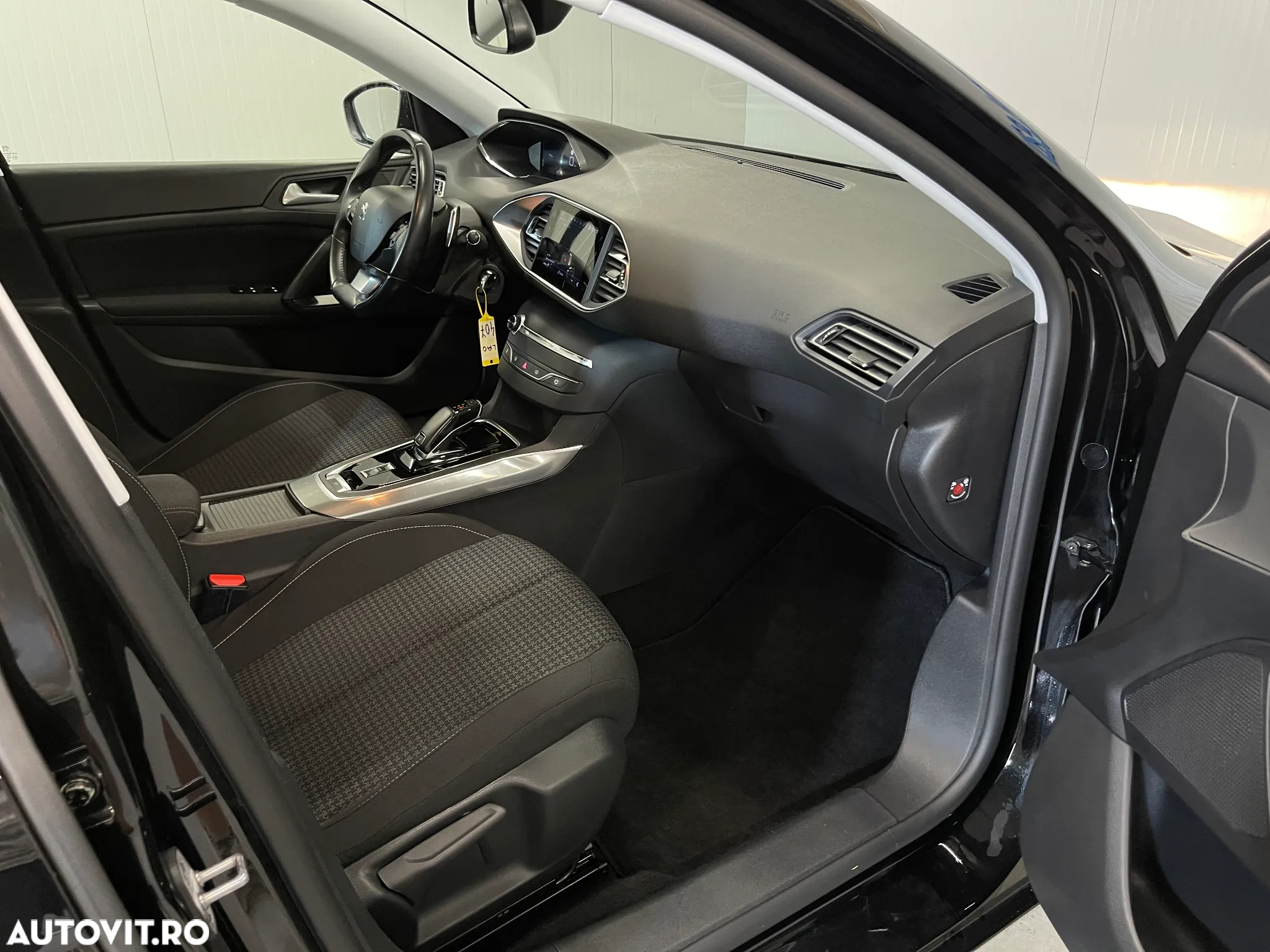 Peugeot 308 SW BlueHDi 130 EAT8 Stop & Start Active Business-Paket - 8