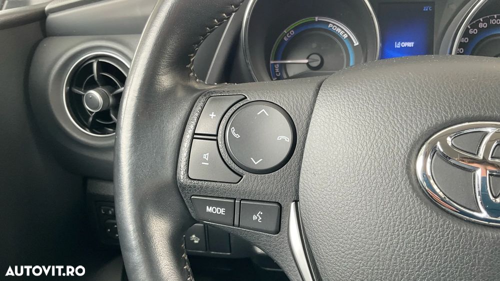 Toyota Auris 1.8 L VVT-i HSD Luna - 18