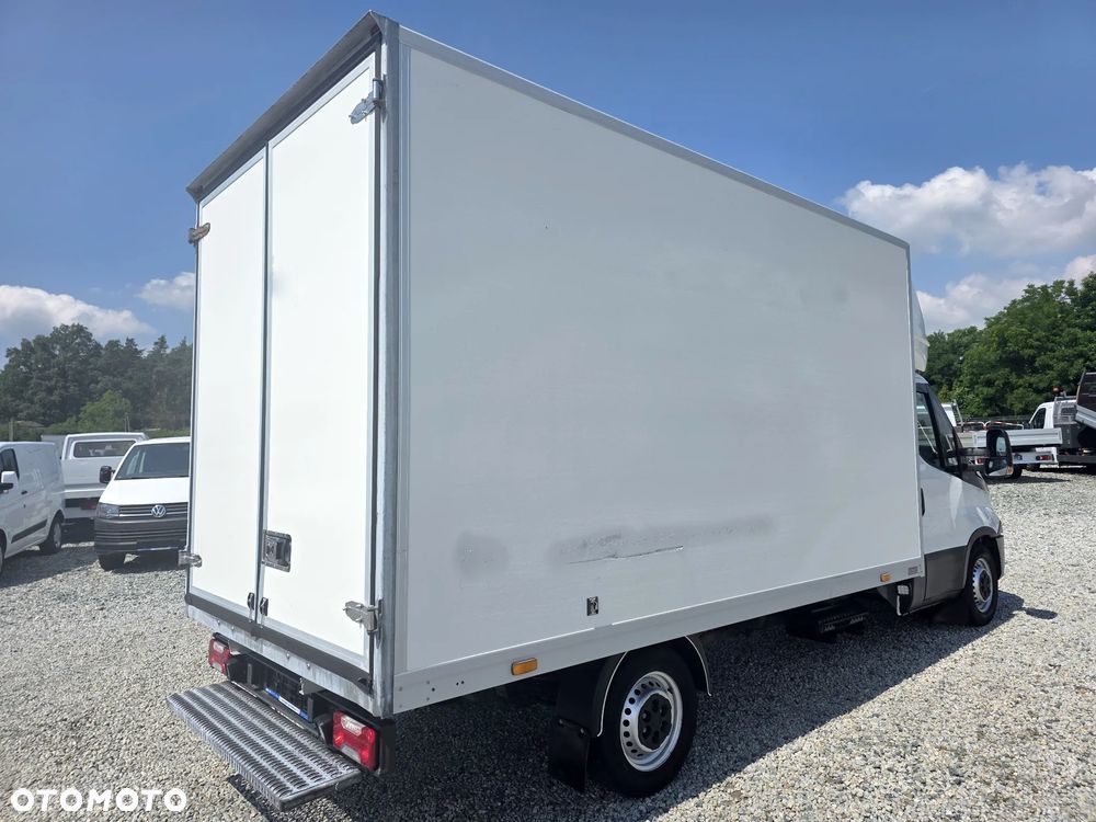 Iveco IVECO 35S18 3.0 HPI 180 KONNA KONTENER 4.2 M KLIMA HIMATIC 8 BIEGÓW WEBASTO DO 3.5 T - 5