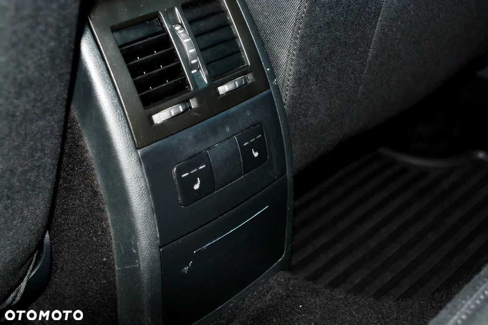 Skoda Octavia 2.0 TDI DPF 4x4 DSG Scout - 17