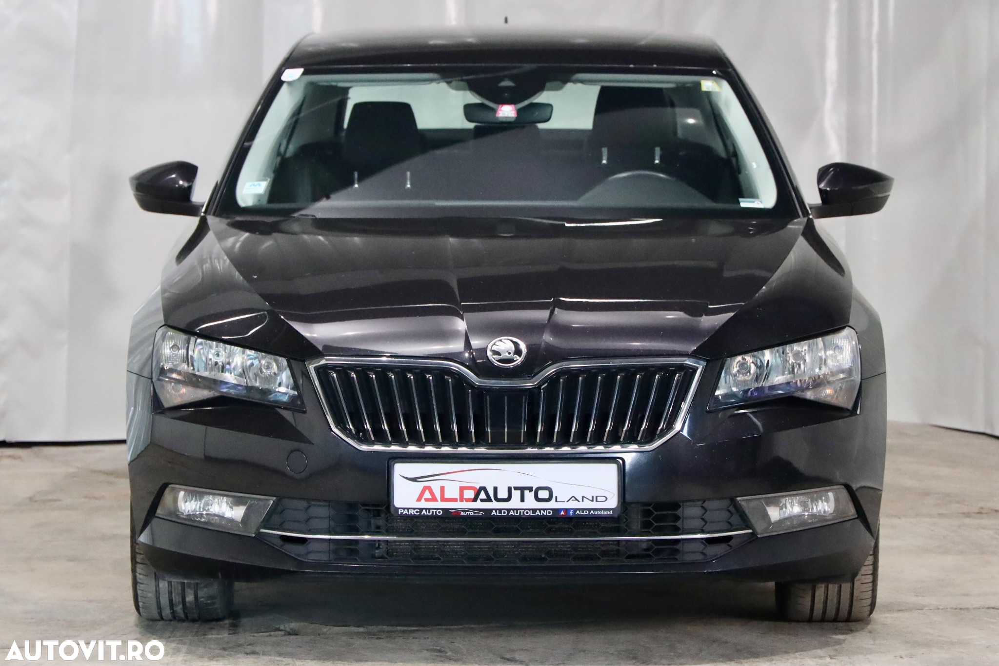 Skoda Superb 2.0 TDI DSG Style - 37