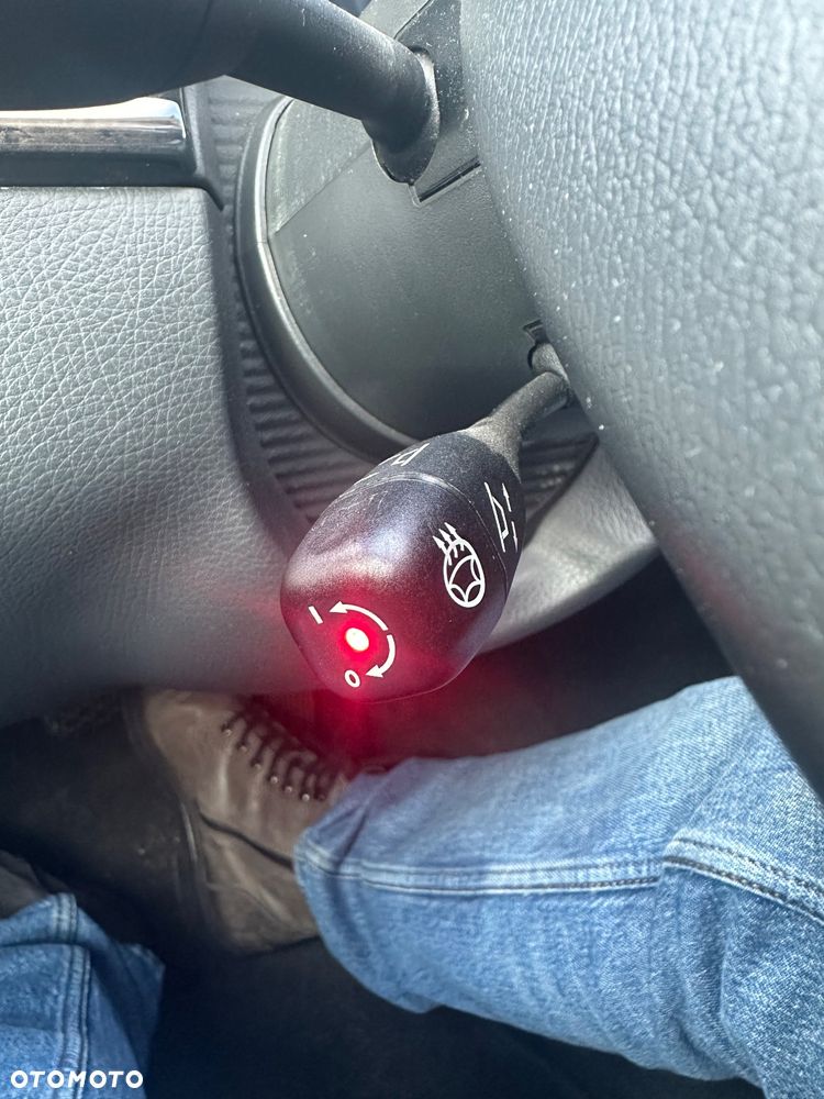 Mercedes-Benz Klasa E 500 Avantgarde - 33