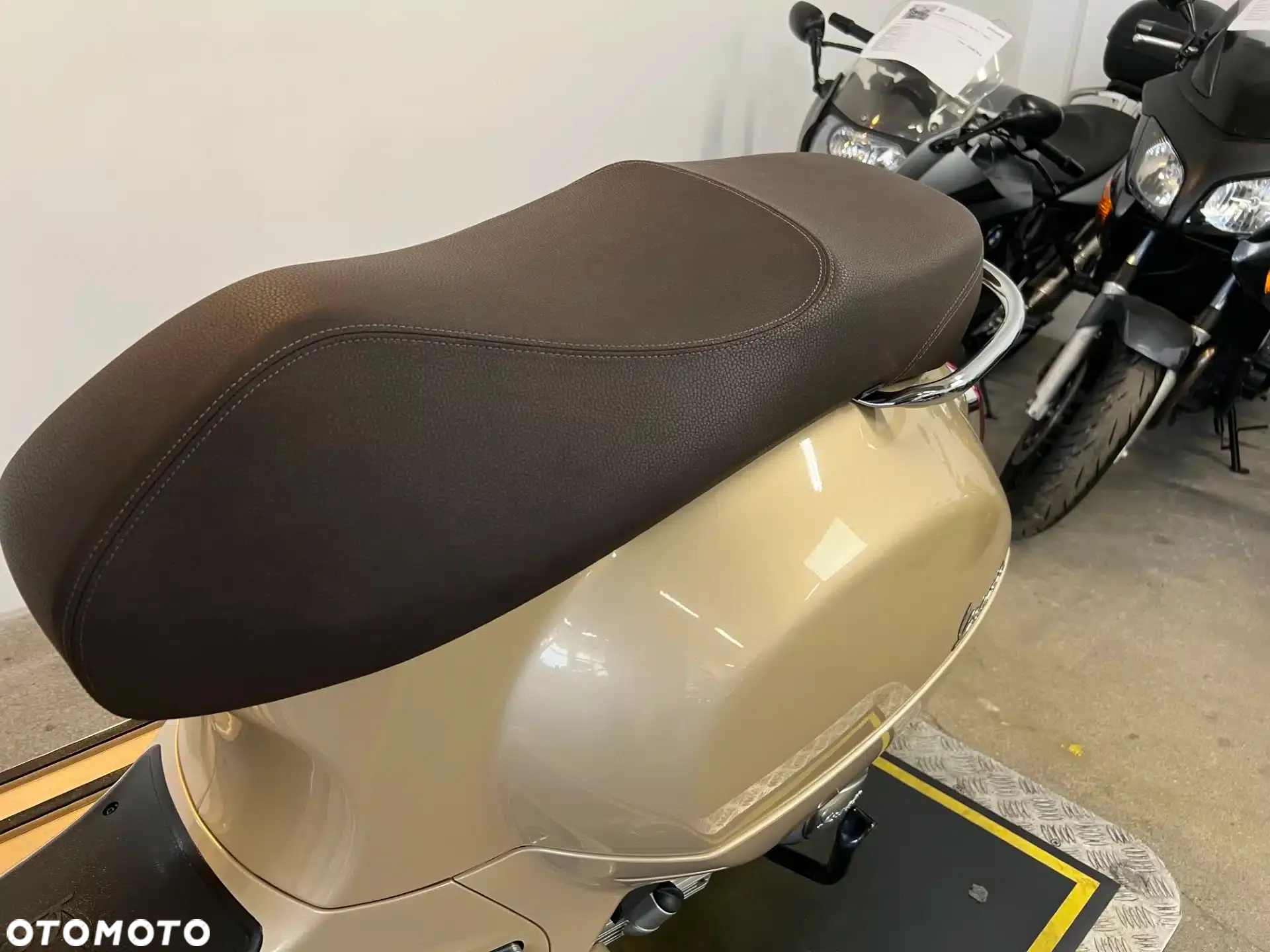 Vespa GTS - 17