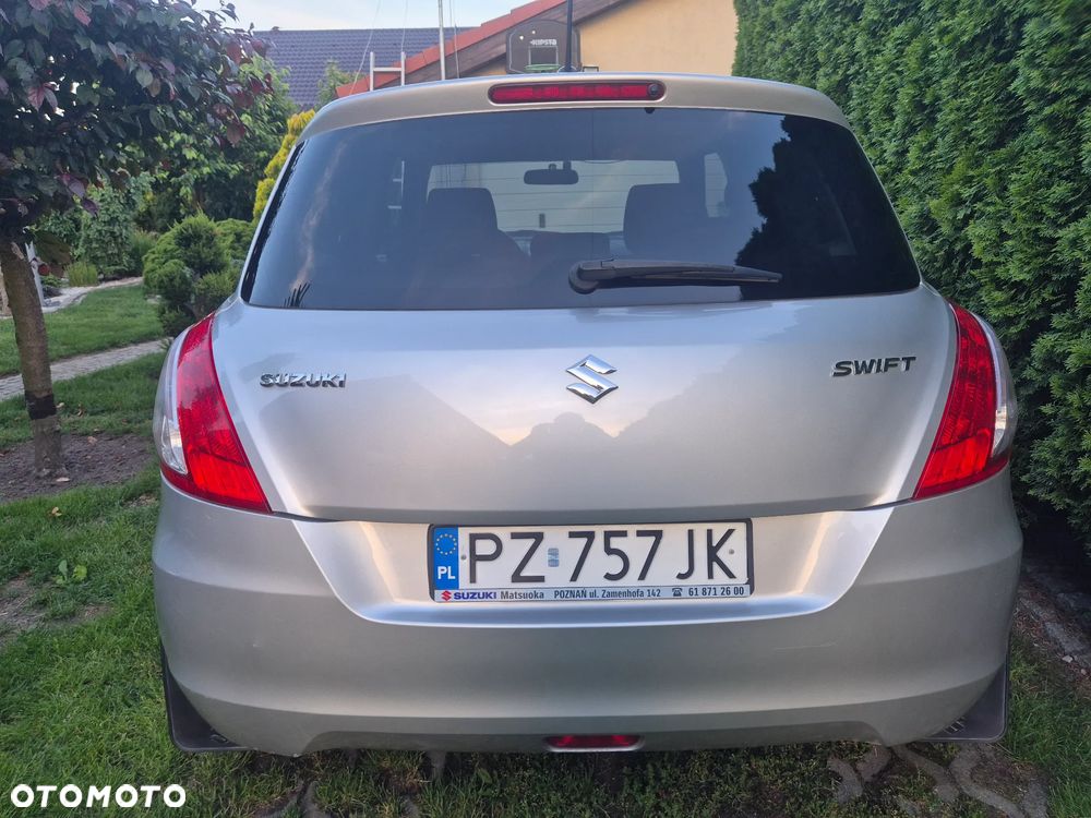 Suzuki Swift - 4
