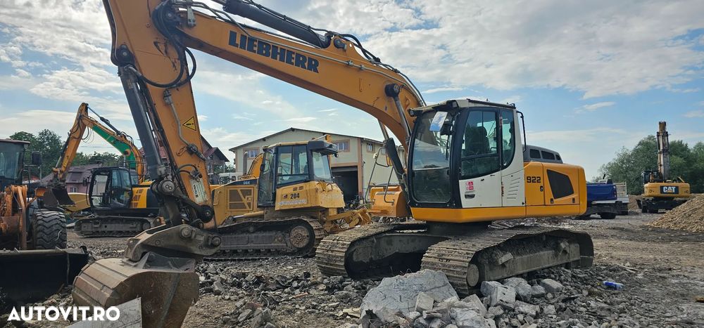 Liebherr R 922 Excavator pe senile - 1