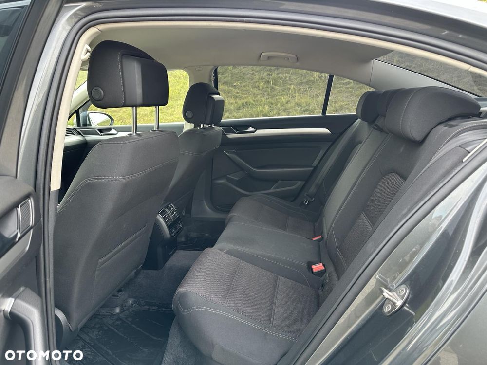 Volkswagen Passat 1.6 TDI (BlueMotion Technology) DSG Trendline - 13