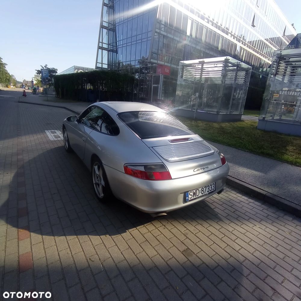 Porsche 911 Carrera - 6
