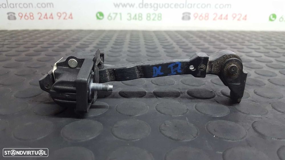 RETENTOR DA PORTA DIANTEIRA ESQUERDA RENAULT CLIO IV DYNAMIQUE - 8