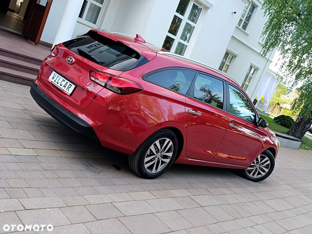 Hyundai i30 blue Kombi 1.6 CRDi Style - 13