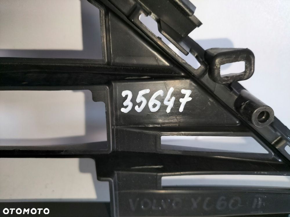 Atrapa kratka zderzaka przód środkowa VOLVO XC60 II 17- - 6